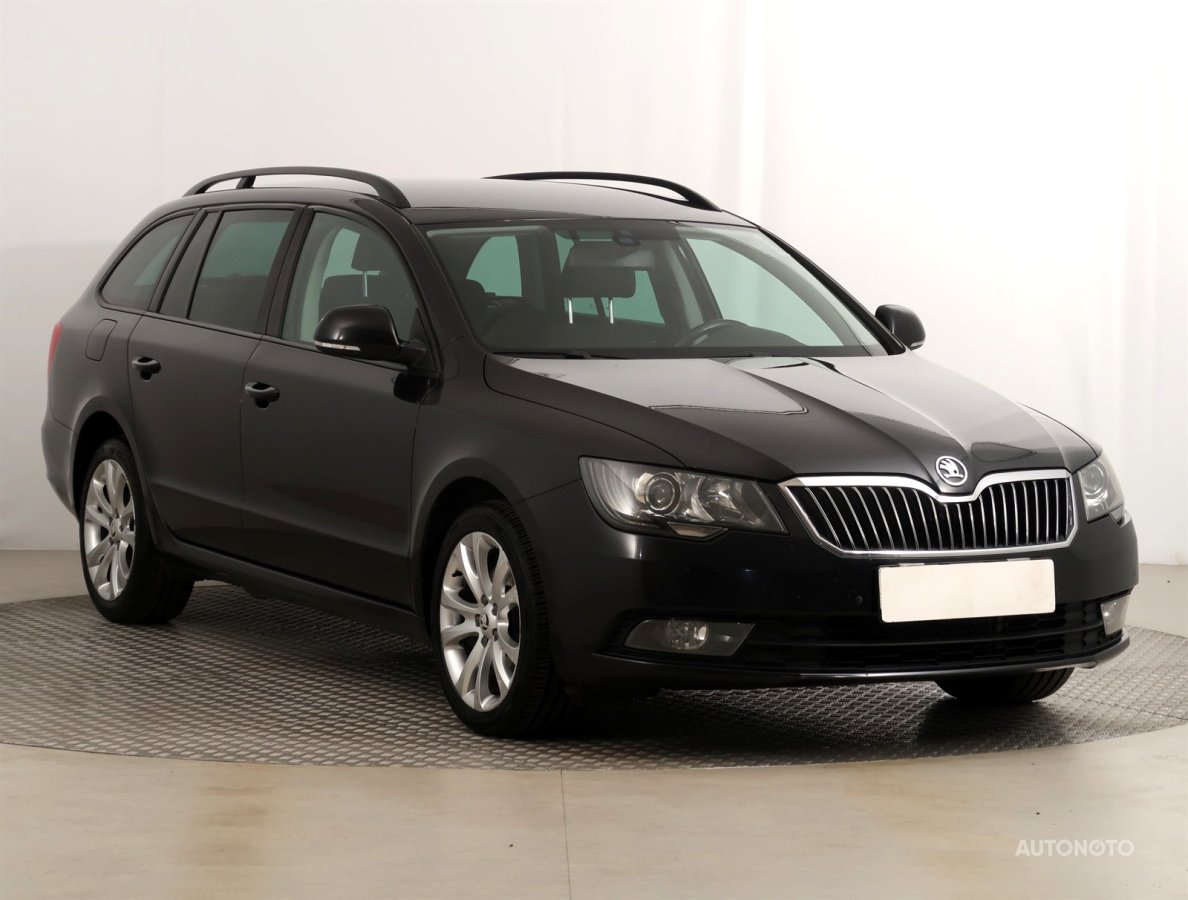 Škoda Superb, 2013 - celkový pohled
