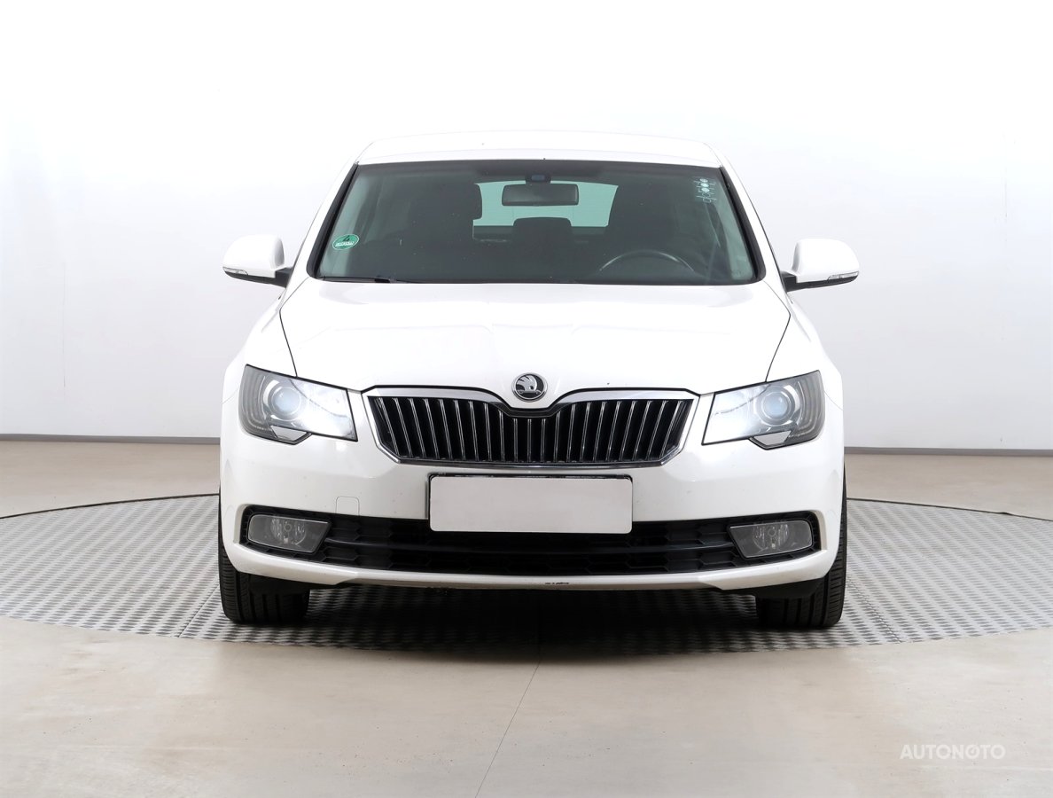 Škoda Superb, 2013 - pohled č. 2