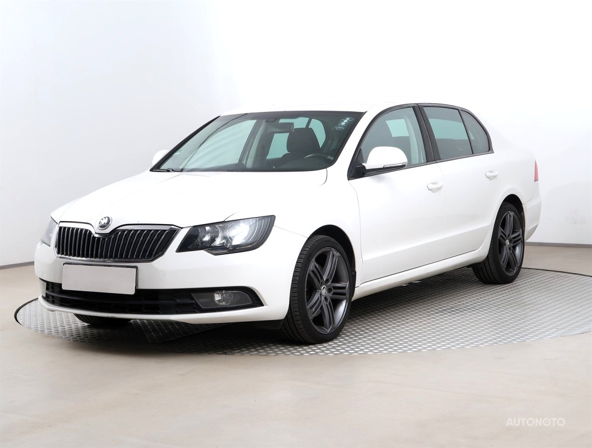 Škoda Superb, 2013 - pohled č. 3