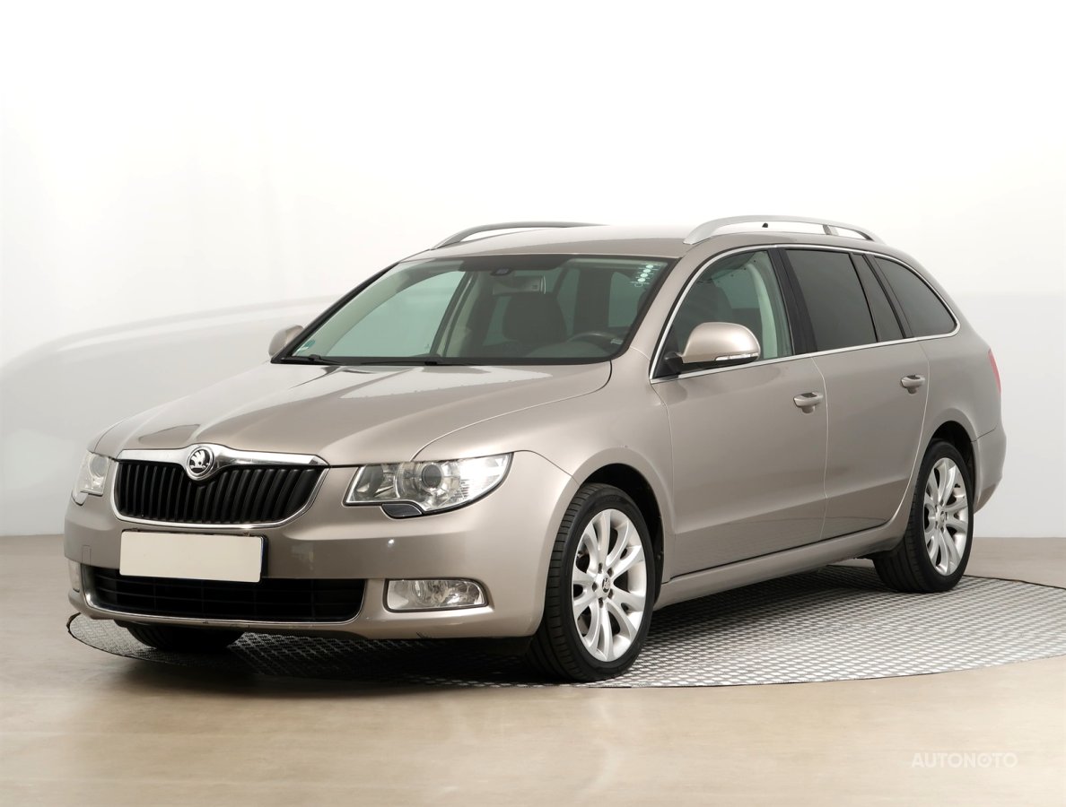 Škoda Superb, 2011 - pohled č. 3