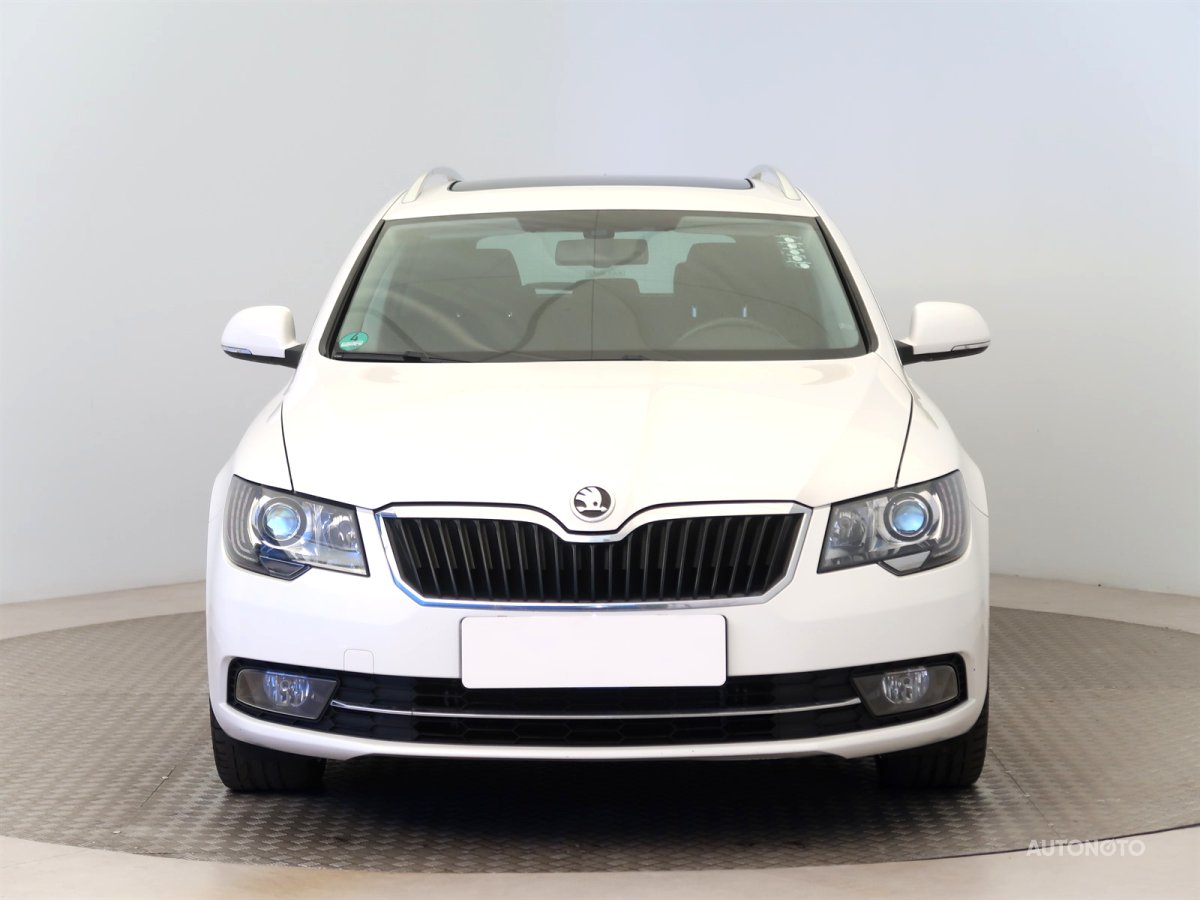 Škoda Superb, 2013 - pohled č. 2