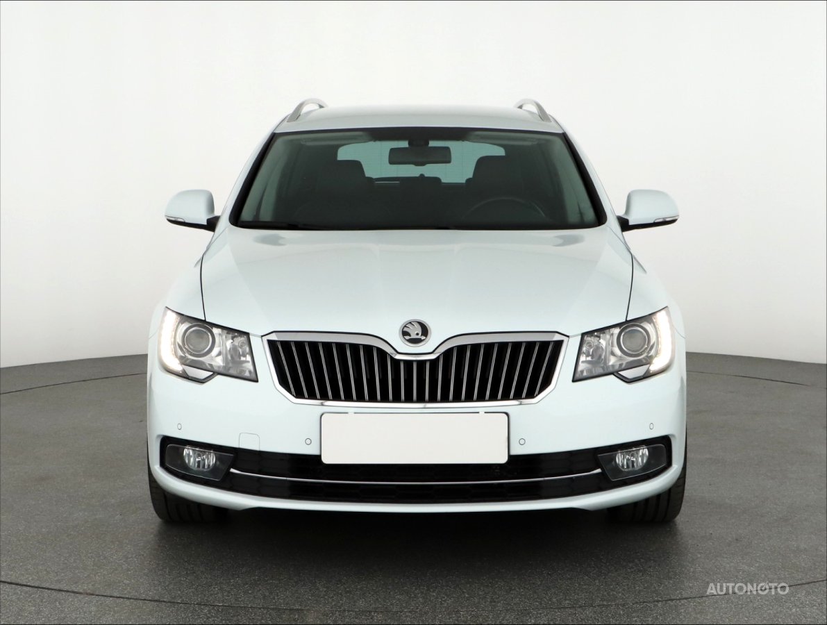 Škoda Superb, 2014 - pohled č. 2