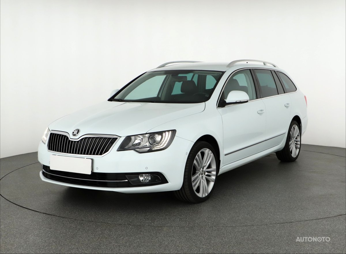 Škoda Superb, 2014 - pohled č. 3