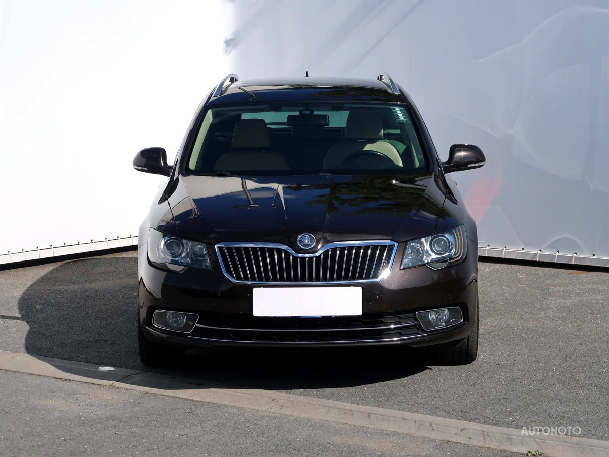 Škoda Superb, 2013 - pohled č. 2