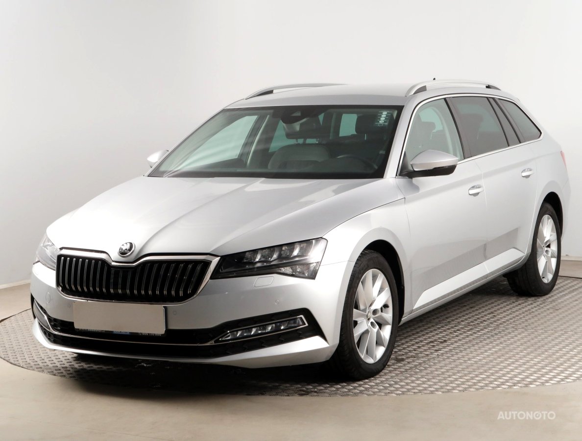 Škoda Superb, 2021 - pohled č. 3