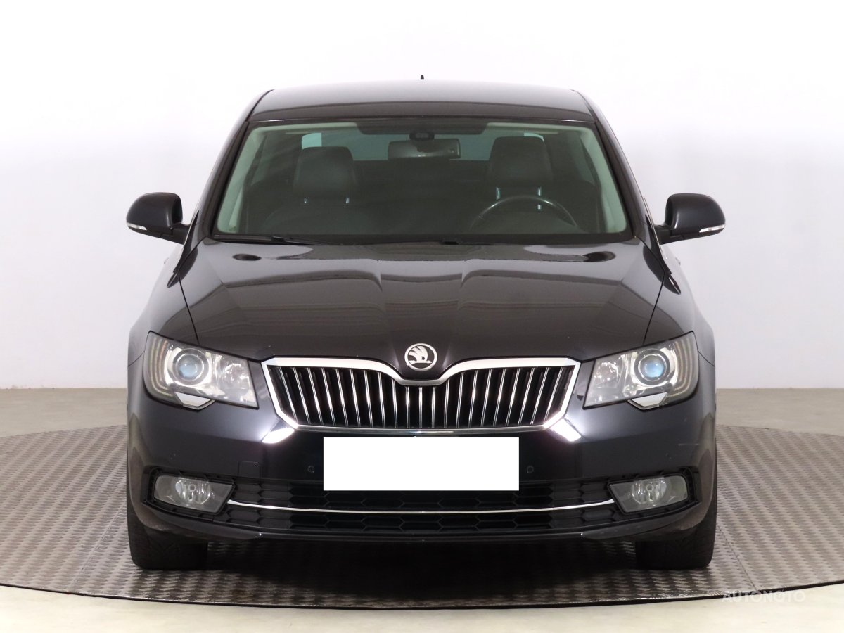 Škoda Superb, 2013 - pohled č. 2
