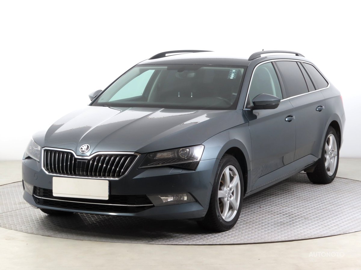 Škoda Superb, 2018 - pohled č. 3