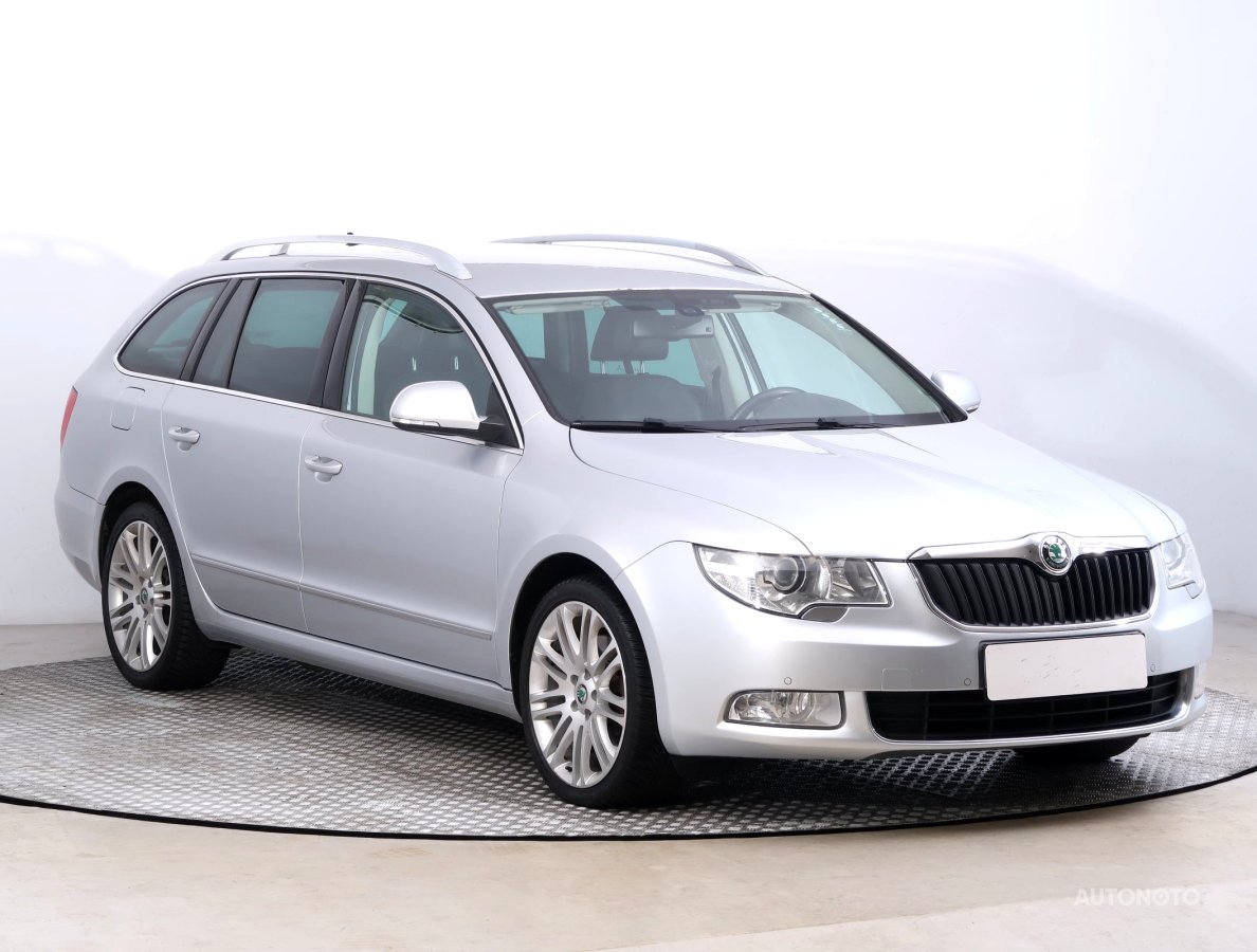 Škoda Superb, 2012 - celkový pohled