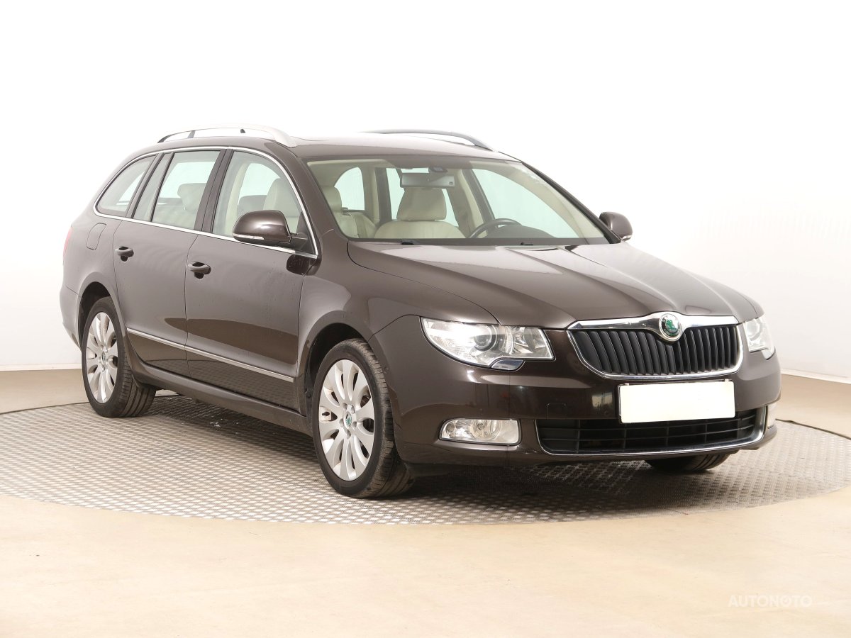 Škoda Superb, 2012 - celkový pohled