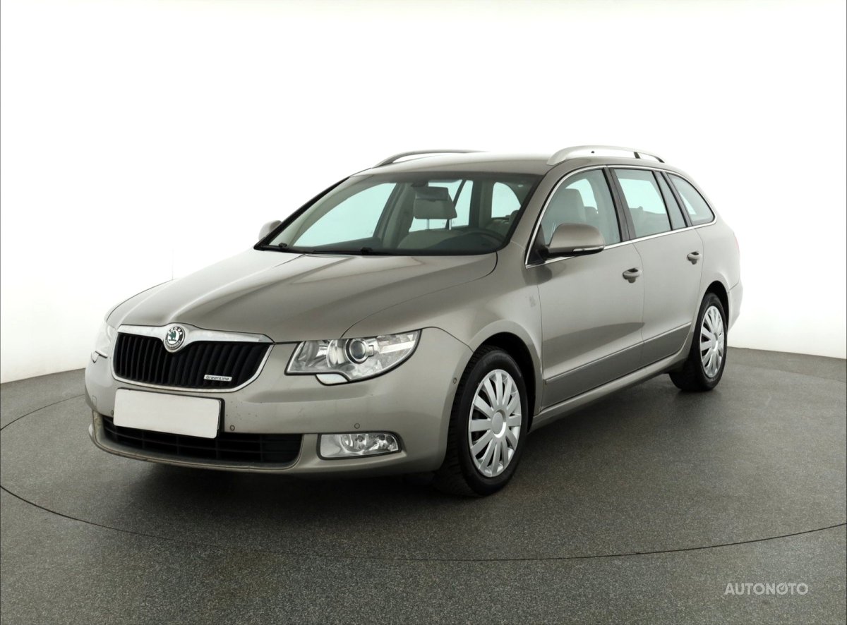 Škoda Superb, 2012 - pohled č. 3
