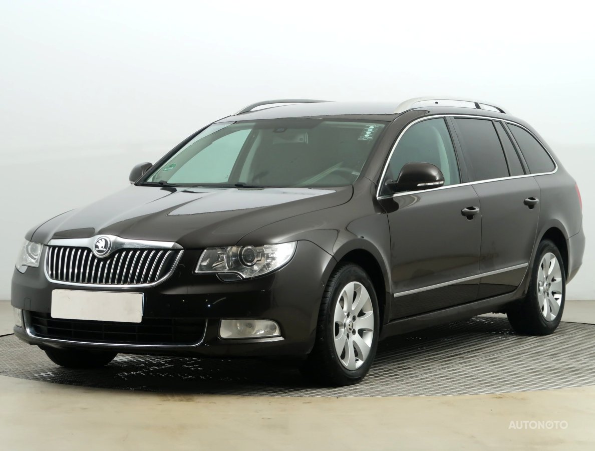 Škoda Superb, 2012 - pohled č. 3