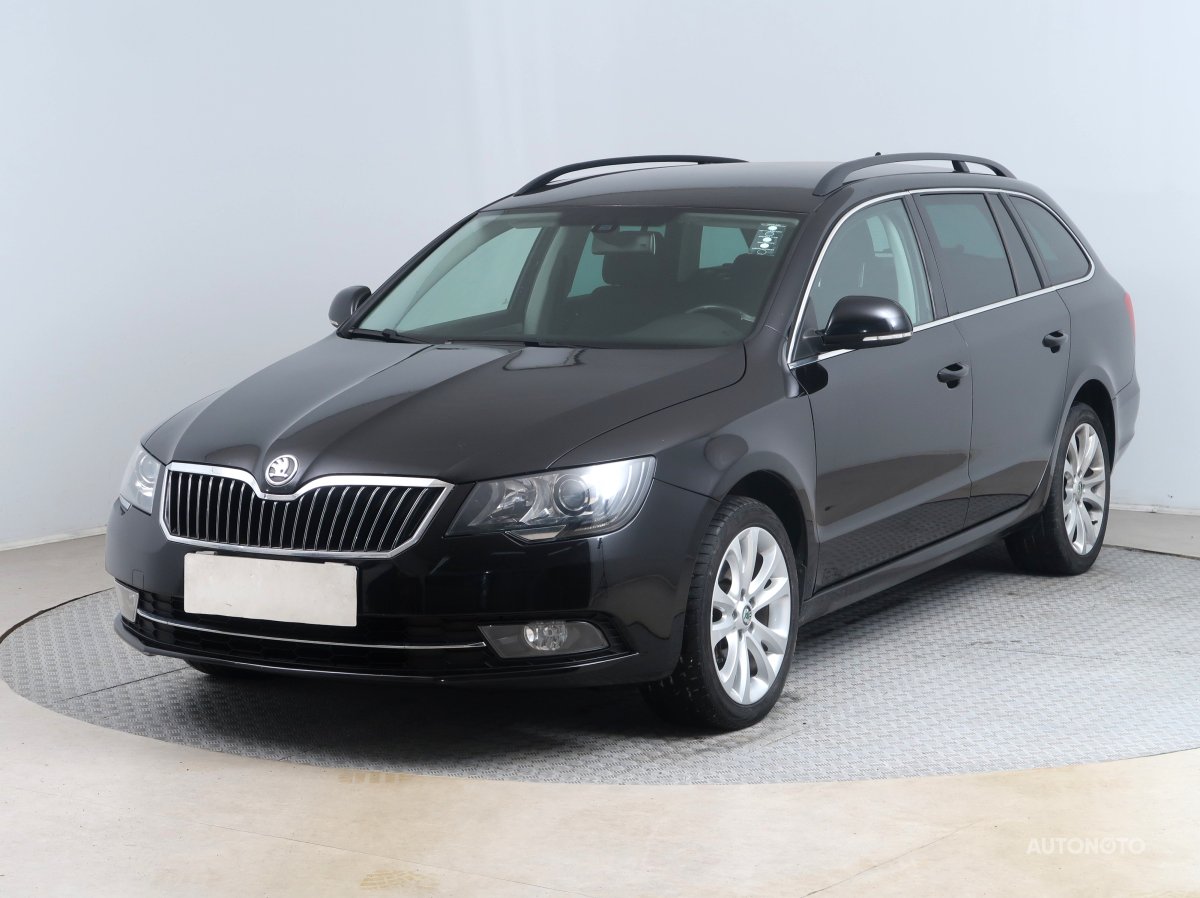 Škoda Superb, 2013 - pohled č. 3