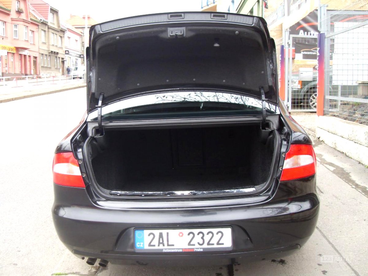 Škoda Superb, 2011 - pohled č. 14