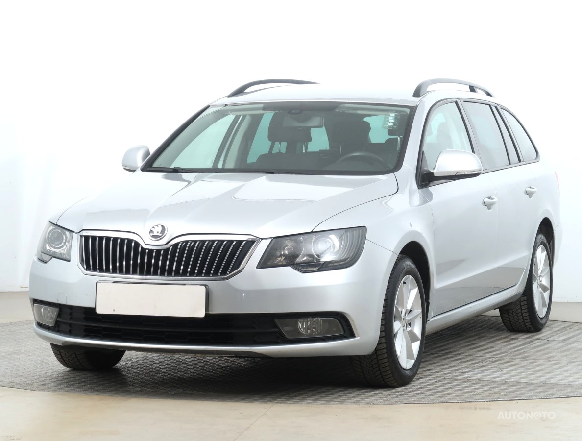 Škoda Superb, 2013 - pohled č. 3
