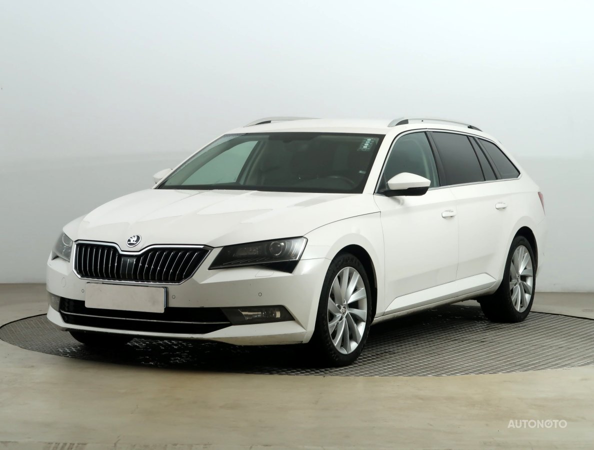 Škoda Superb, 2019 - pohled č. 3