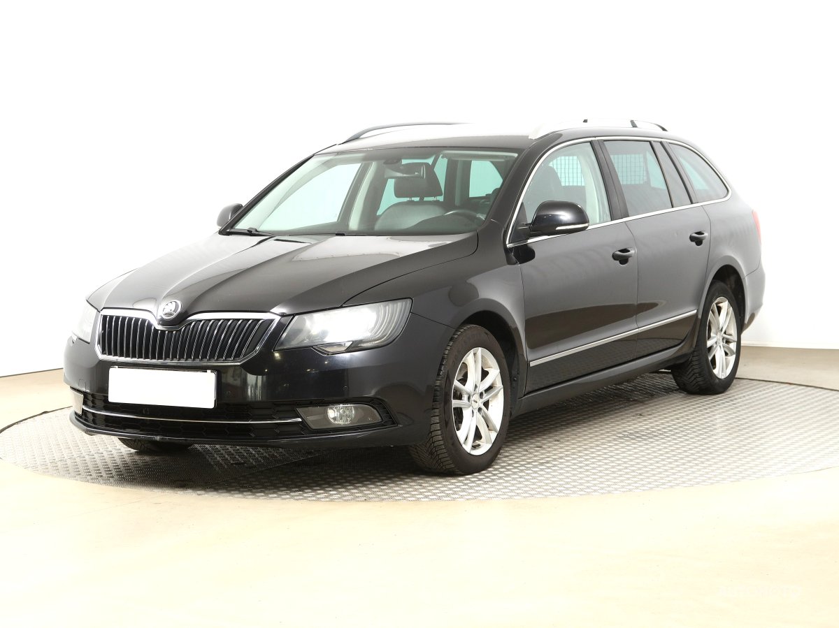 Škoda Superb, 2013 - pohled č. 3