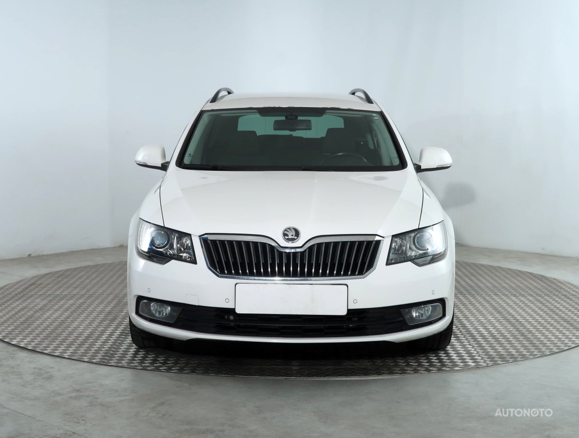 Škoda Superb, 2013 - pohled č. 2