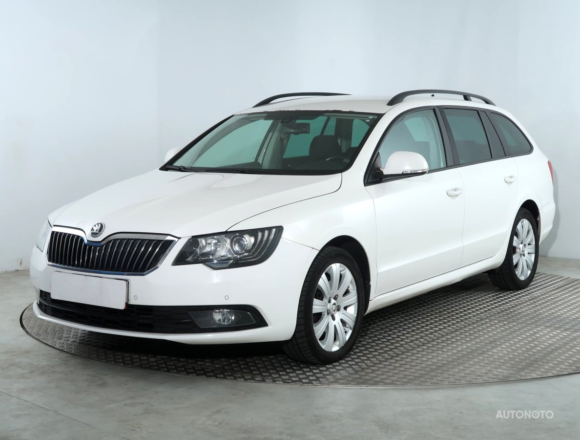 Škoda Superb, 2013 - pohled č. 3