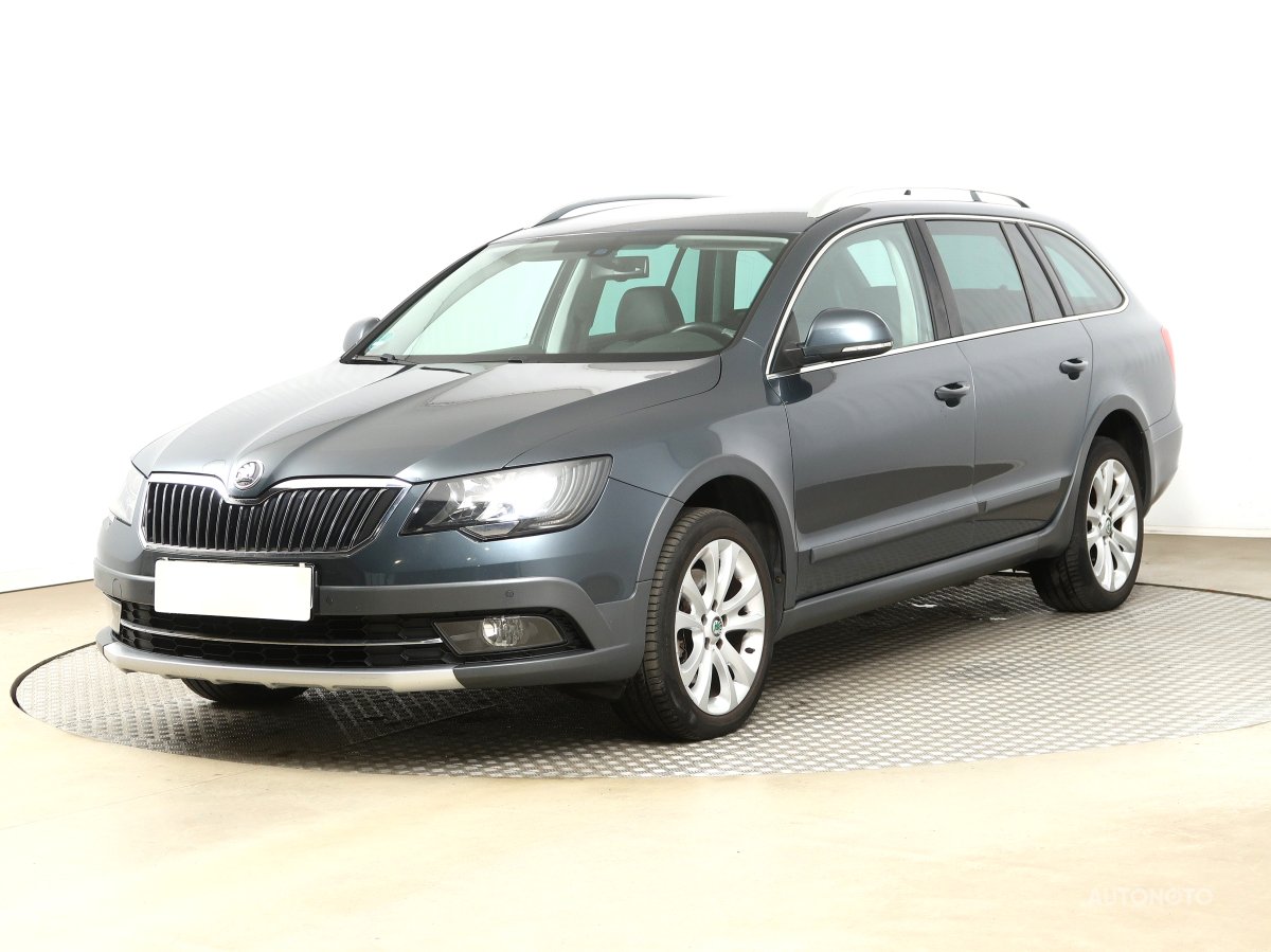 Škoda Superb, 2014 - pohled č. 3