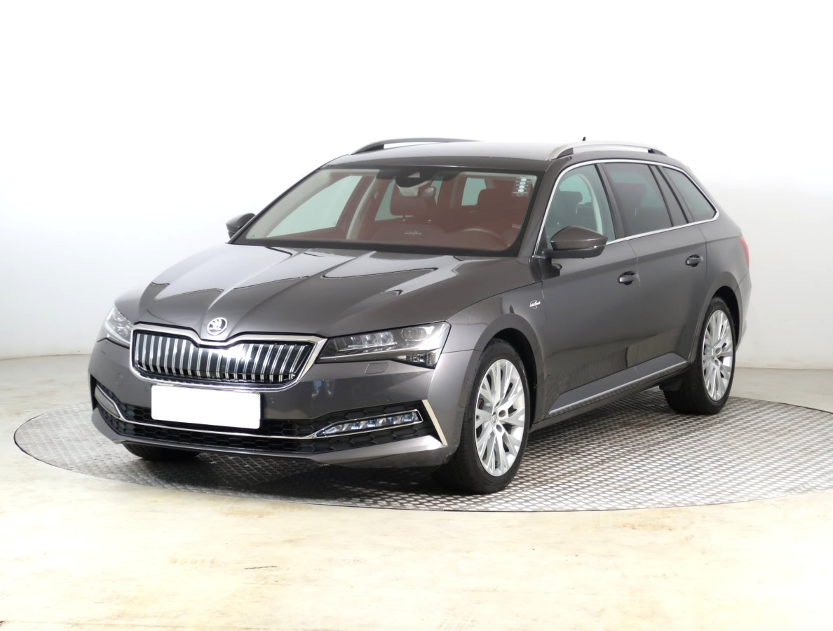 Škoda Superb, 2021 - pohled č. 3