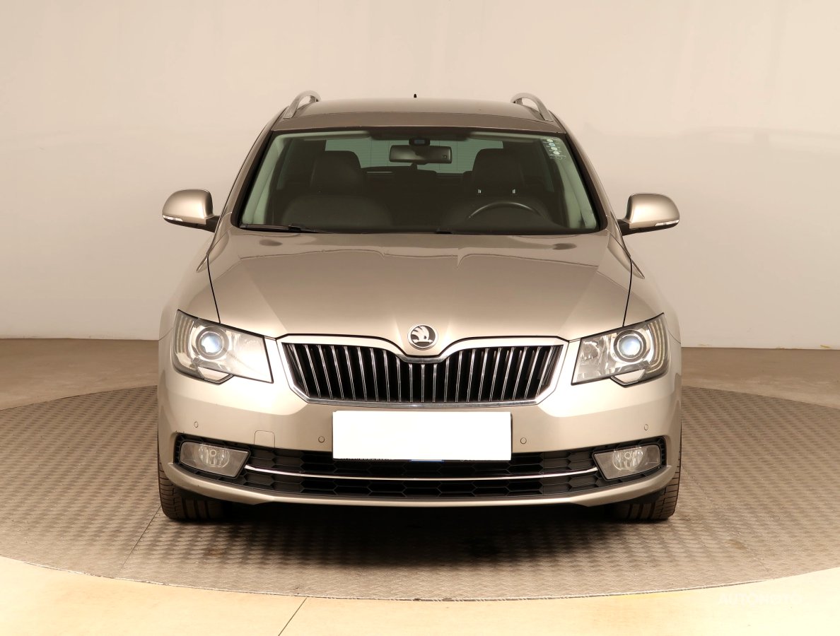 Škoda Superb, 2014 - pohled č. 2
