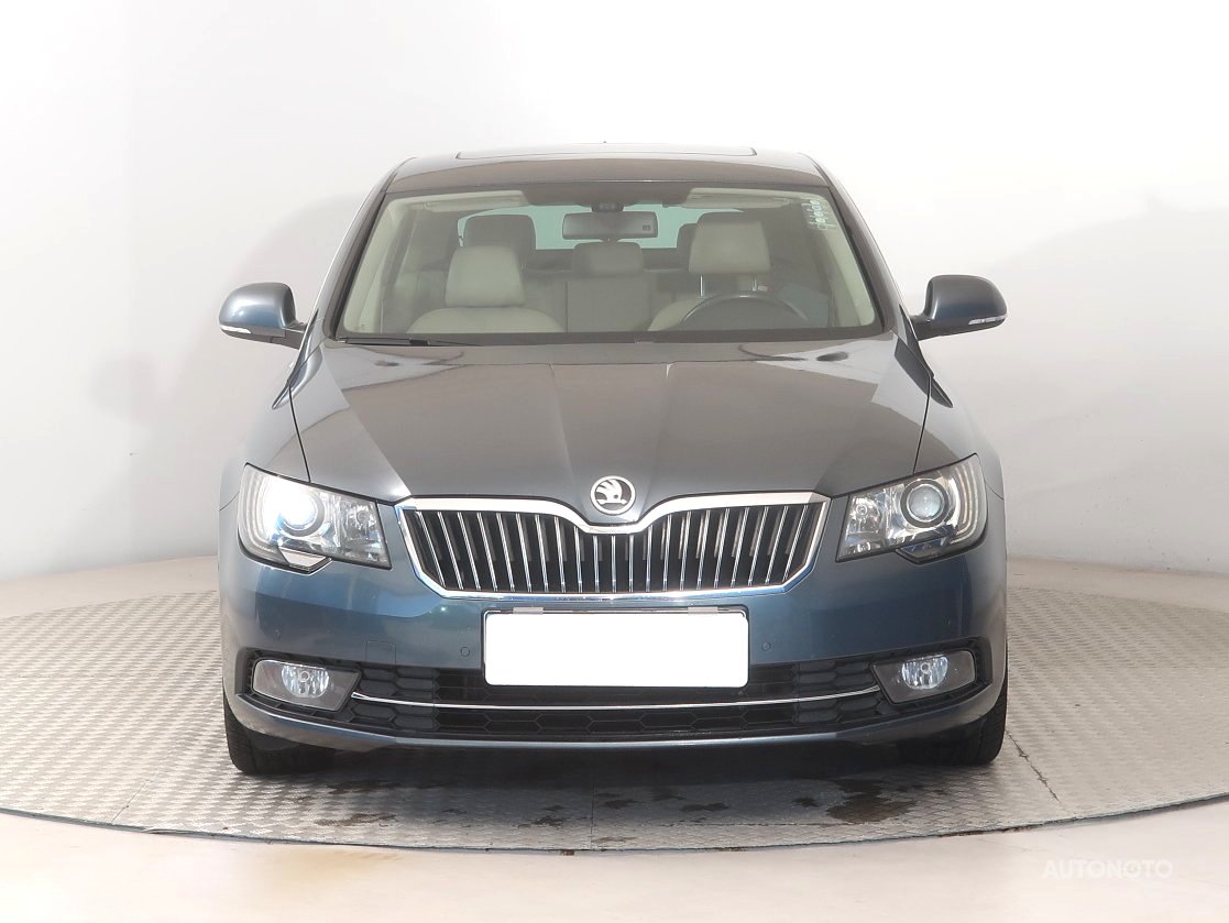 Škoda Superb, 2014 - pohled č. 2