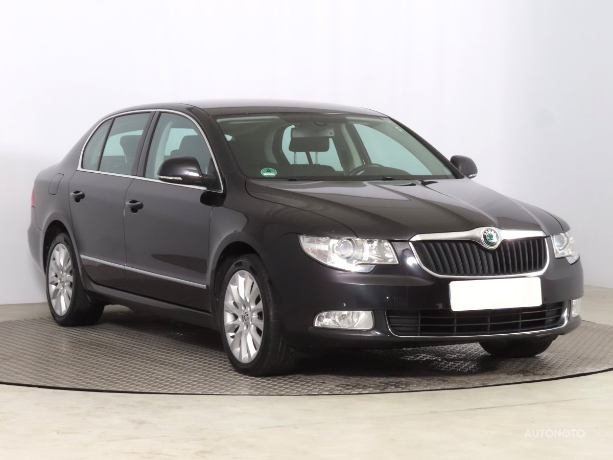 Škoda Superb, 2012 - celkový pohled