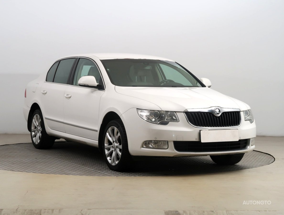 Škoda Superb, 2012 - celkový pohled