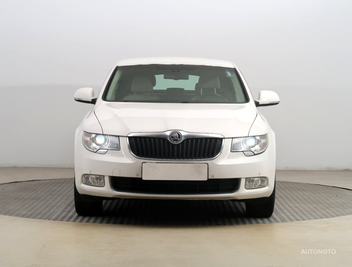 Škoda Superb, 2012 - pohled č. 2