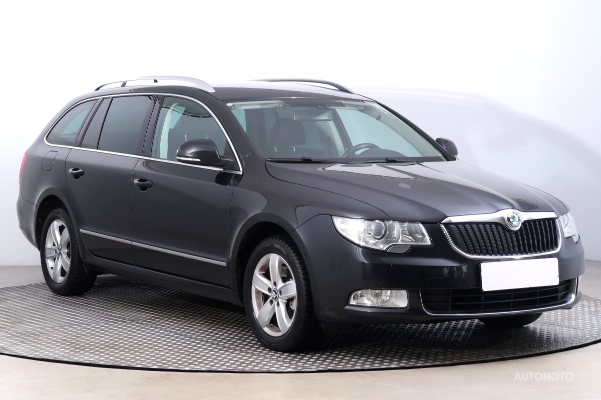 Škoda Superb, 2012 - celkový pohled