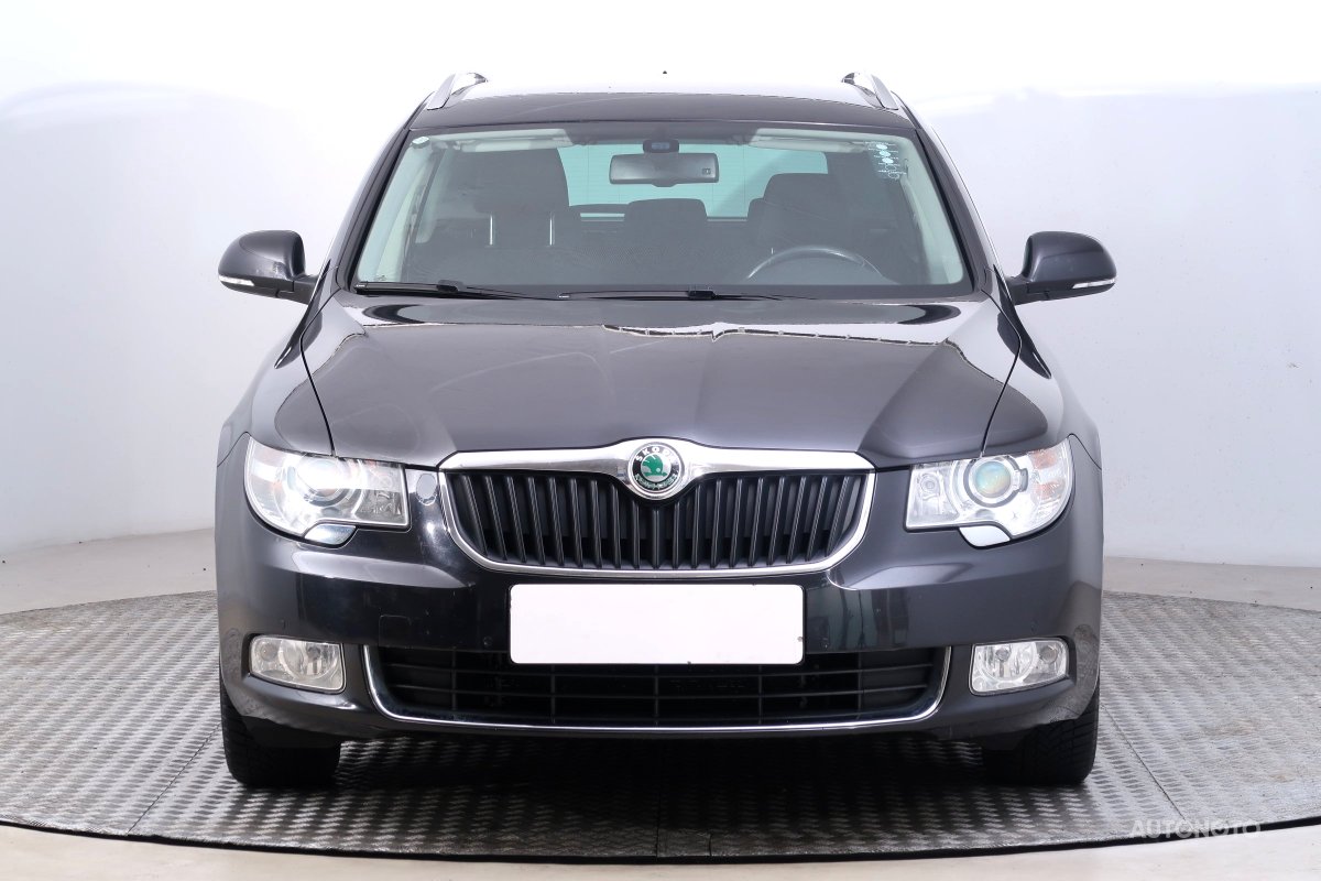 Škoda Superb, 2012 - pohled č. 2