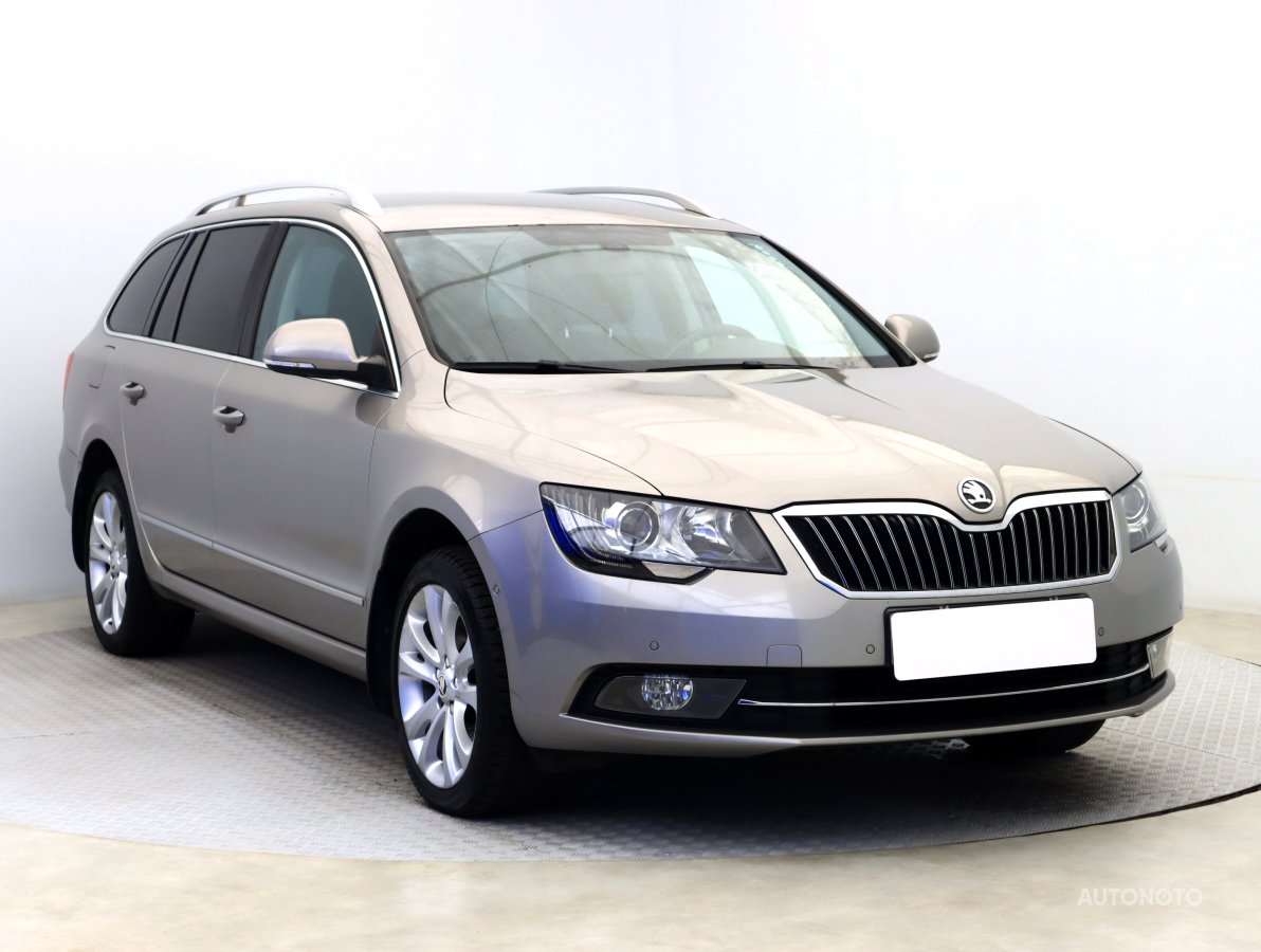 Škoda Superb, 2013 - celkový pohled