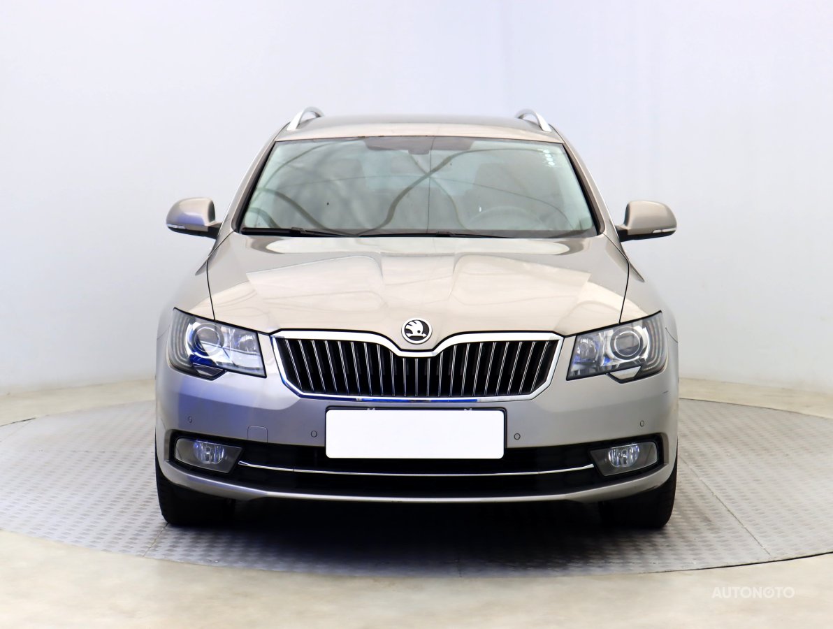 Škoda Superb, 2013 - pohled č. 2