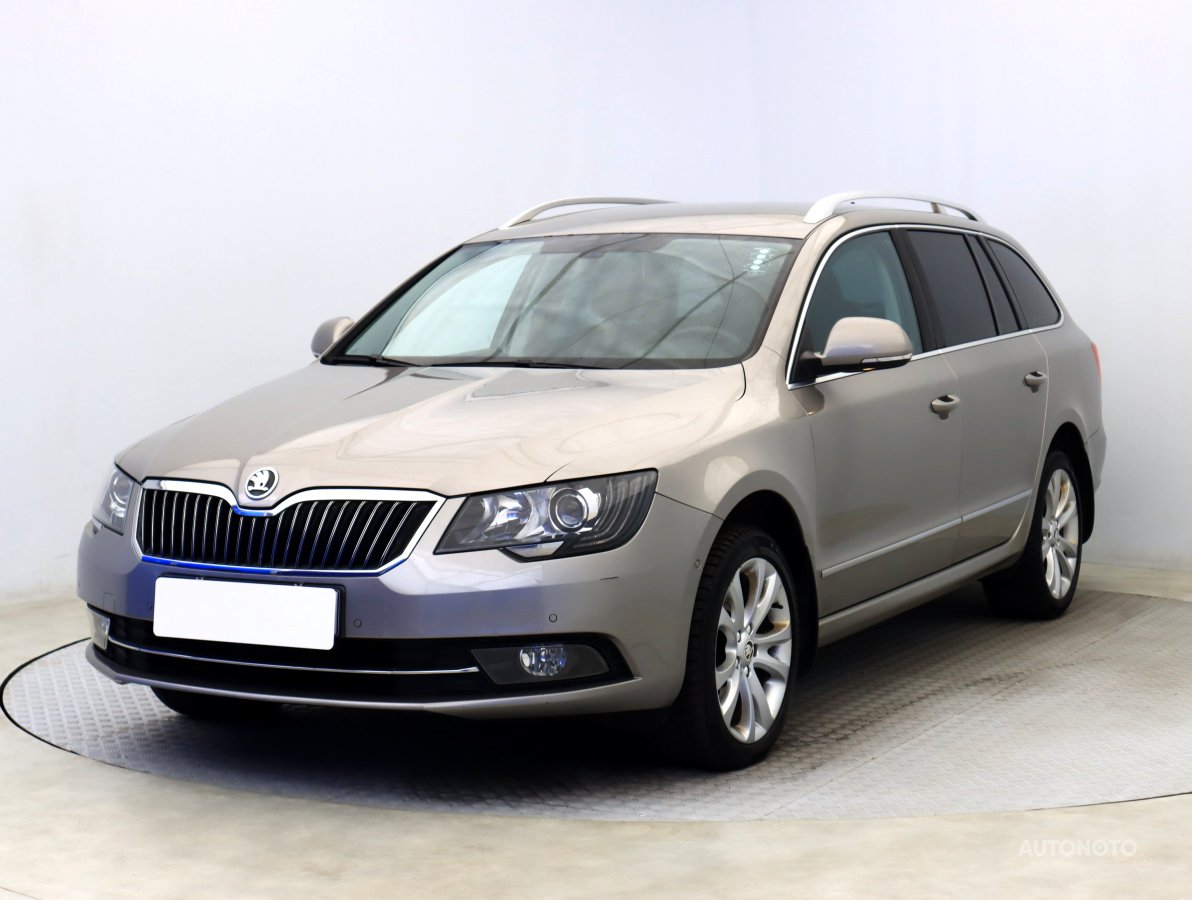 Škoda Superb, 2013 - pohled č. 3