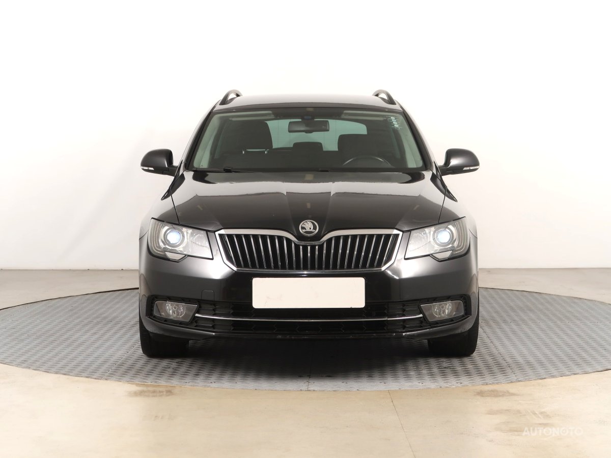 Škoda Superb, 2014 - pohled č. 2