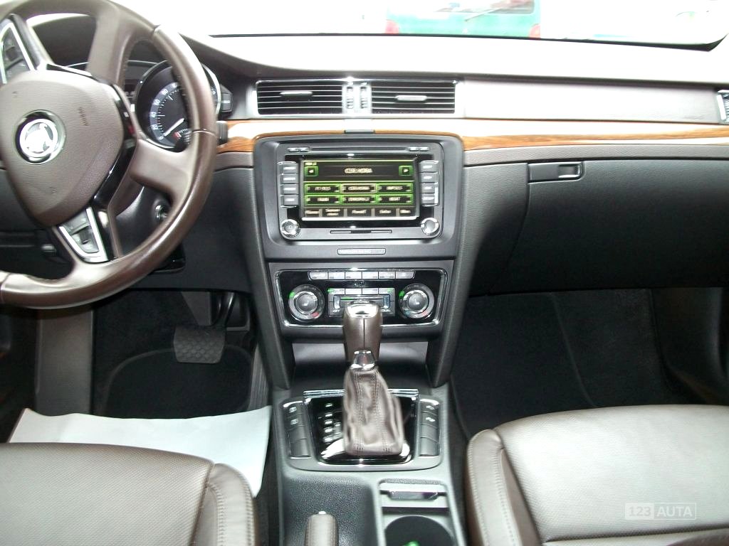 Škoda Superb, 2014 - pohled č. 6