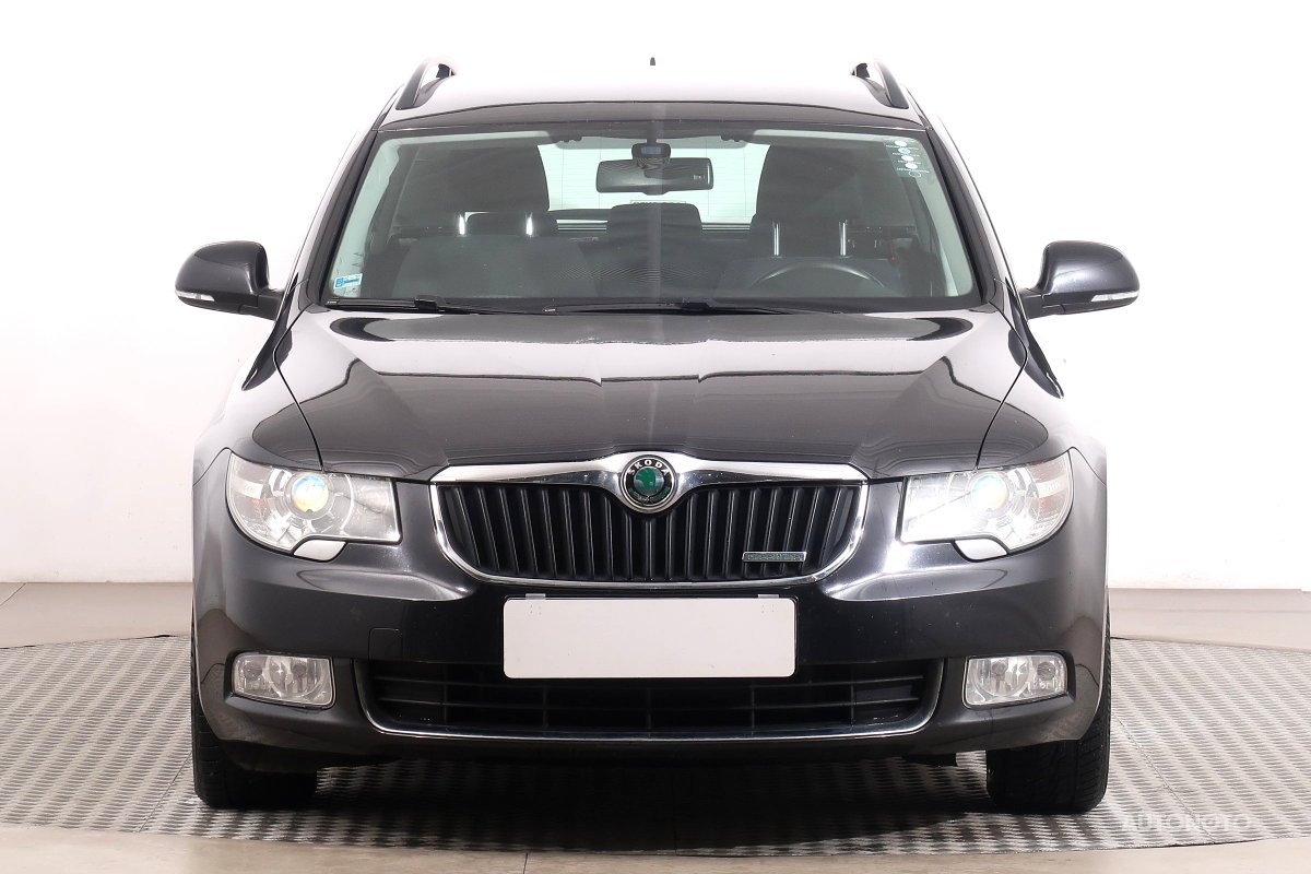 Škoda Superb, 2012 - pohled č. 2