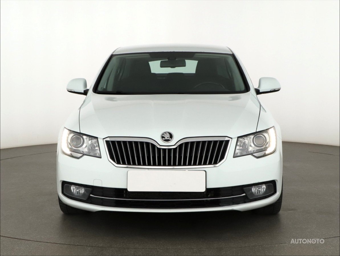 Škoda Superb, 2014 - pohled č. 2