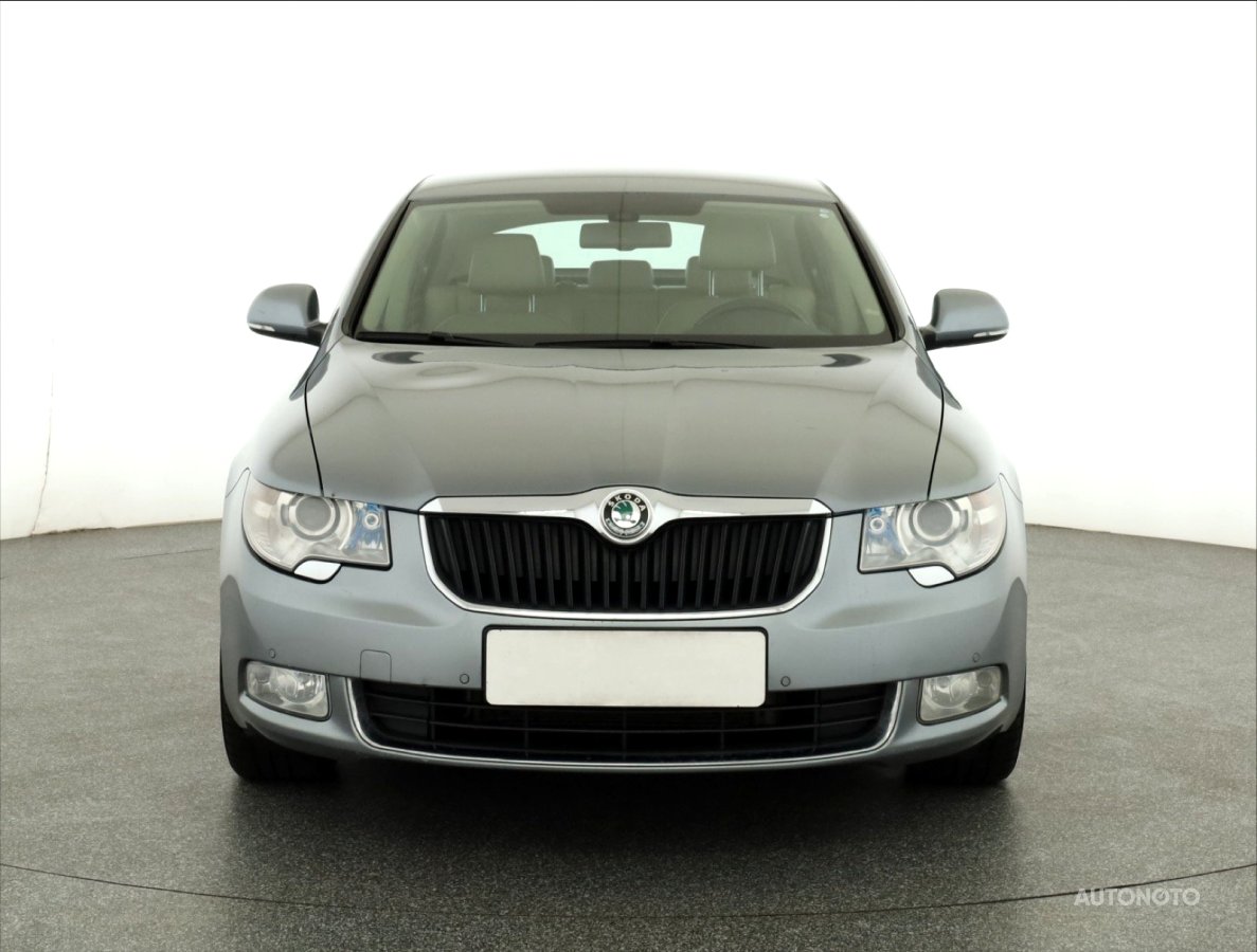 Škoda Superb, 2012 - pohled č. 2
