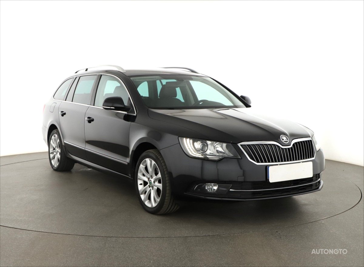 Škoda Superb, 2013 - celkový pohled