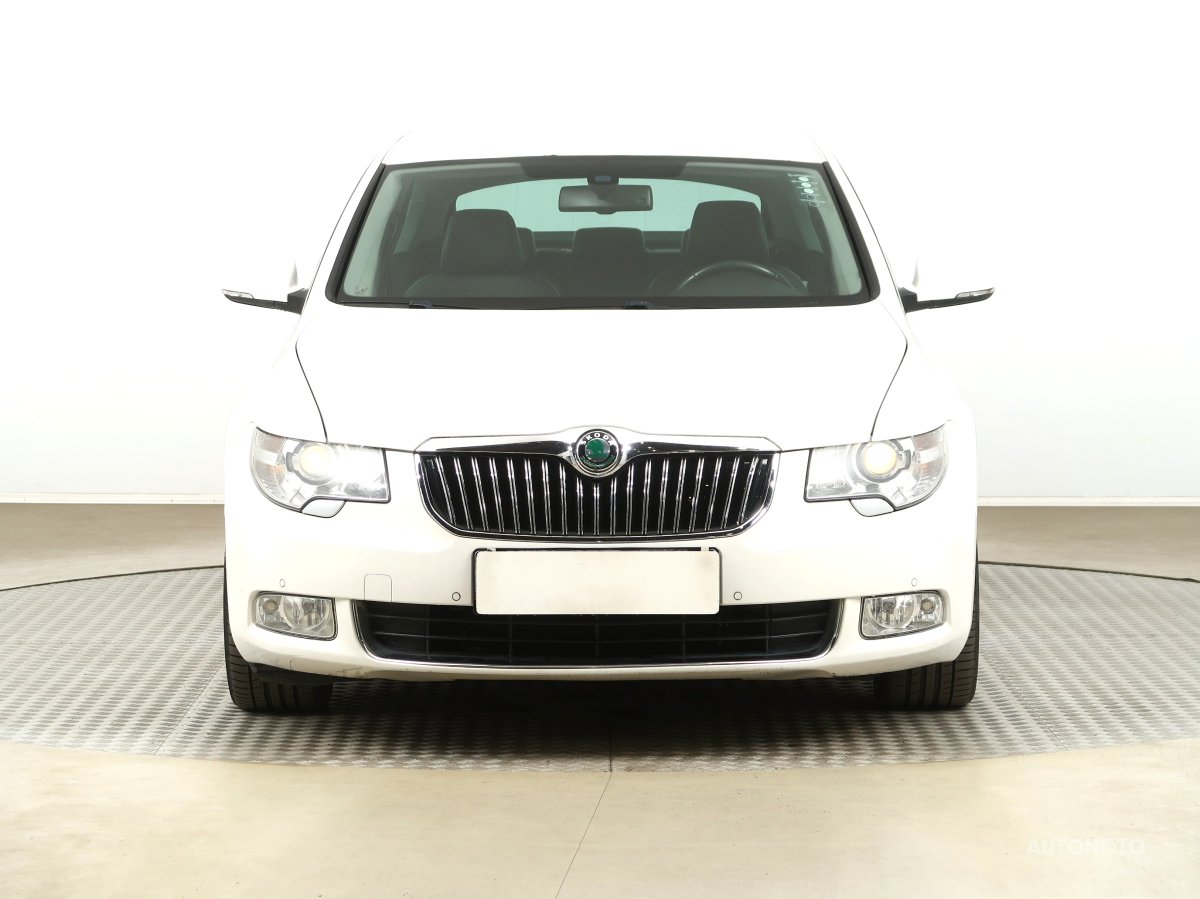 Škoda Superb, 2012 - pohled č. 2