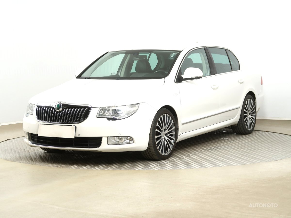 Škoda Superb, 2012 - pohled č. 3