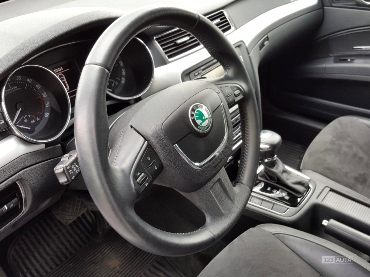 Škoda Superb, 2012 - pohled č. 12