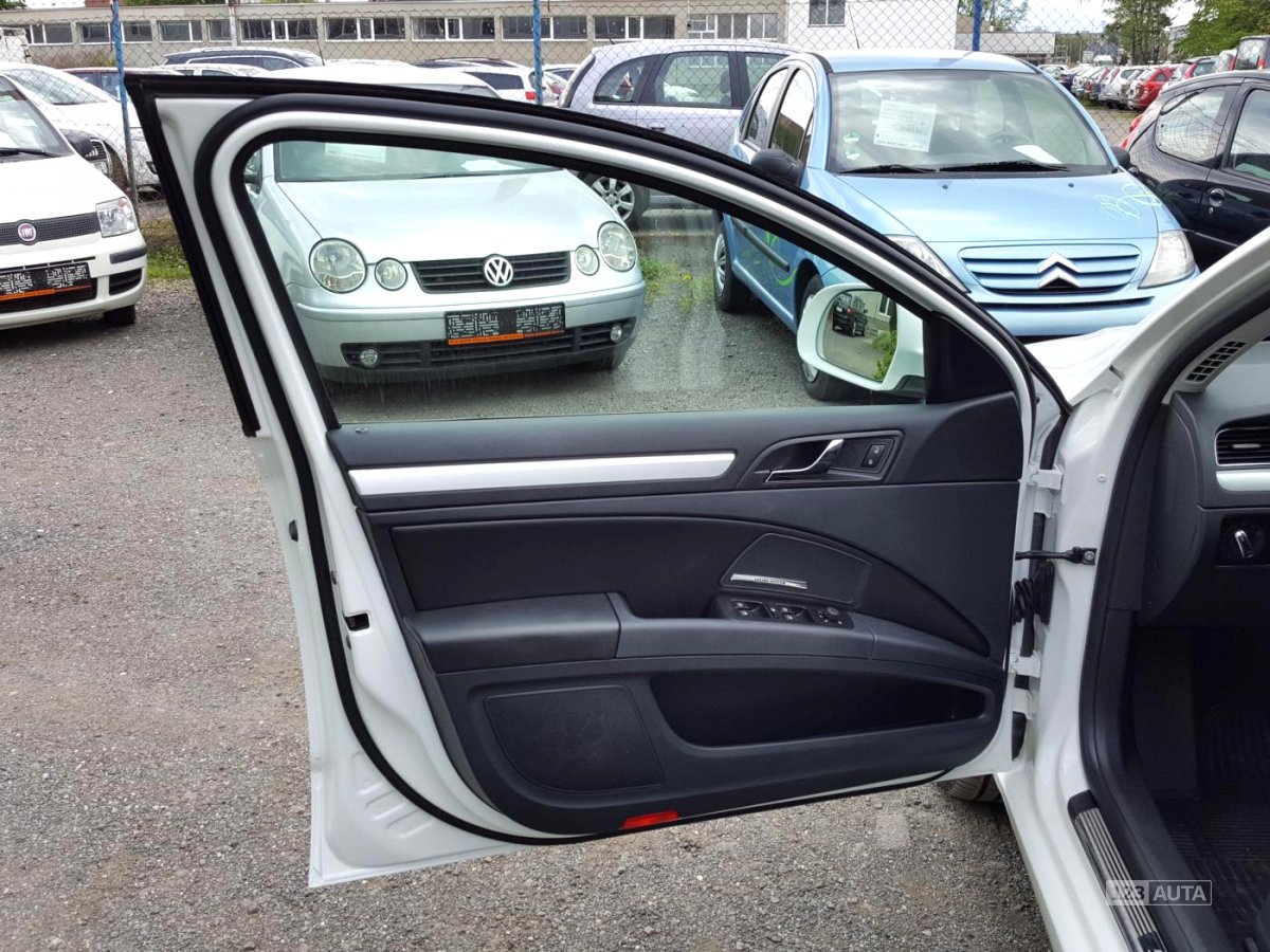 Škoda Superb, 2012 - pohled č. 13