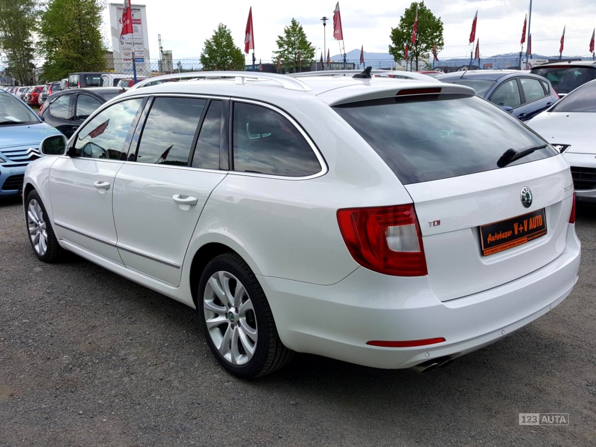 Škoda Superb, 2012 - pohled č. 7