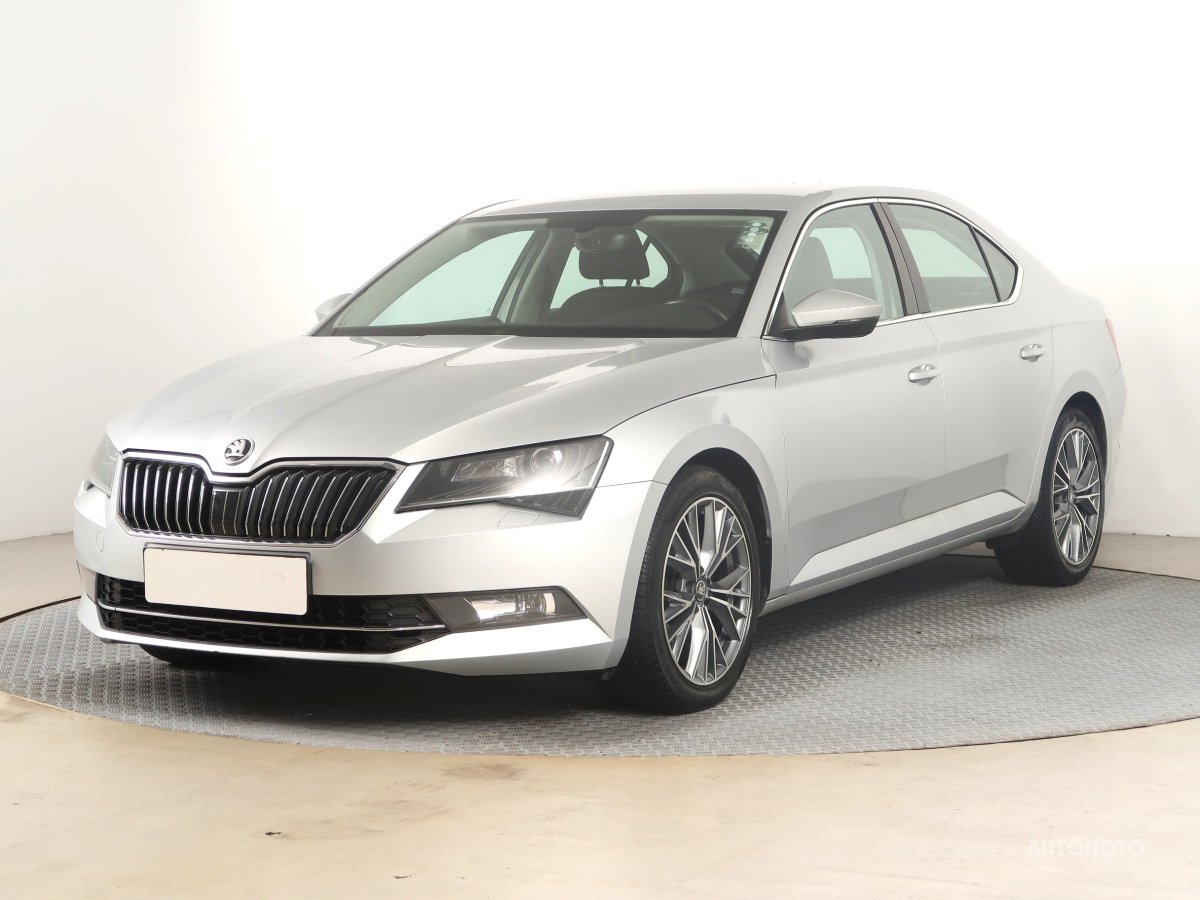 Škoda Superb, 2019 - pohled č. 3