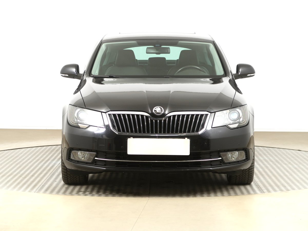 Škoda Superb, 2013 - pohled č. 2