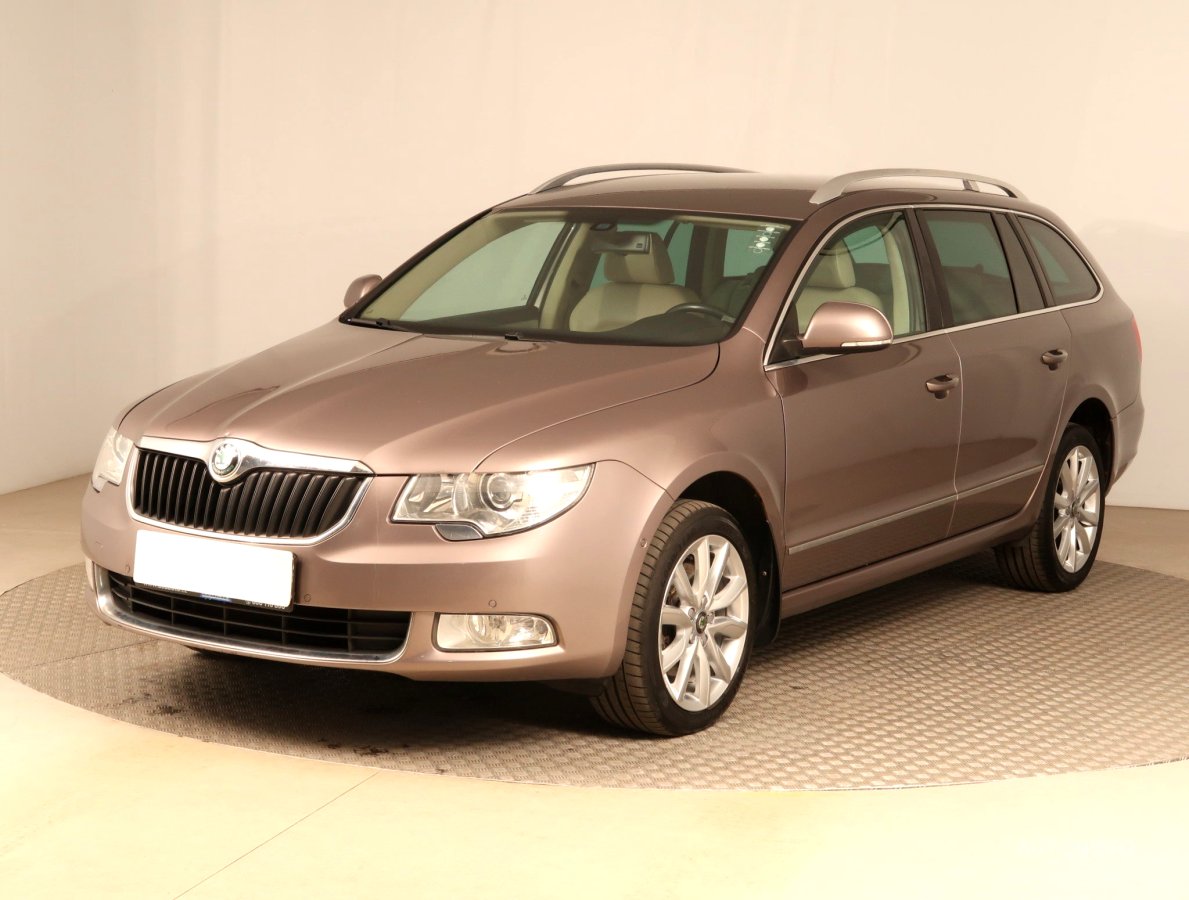 Škoda Superb, 2011 - pohled č. 3