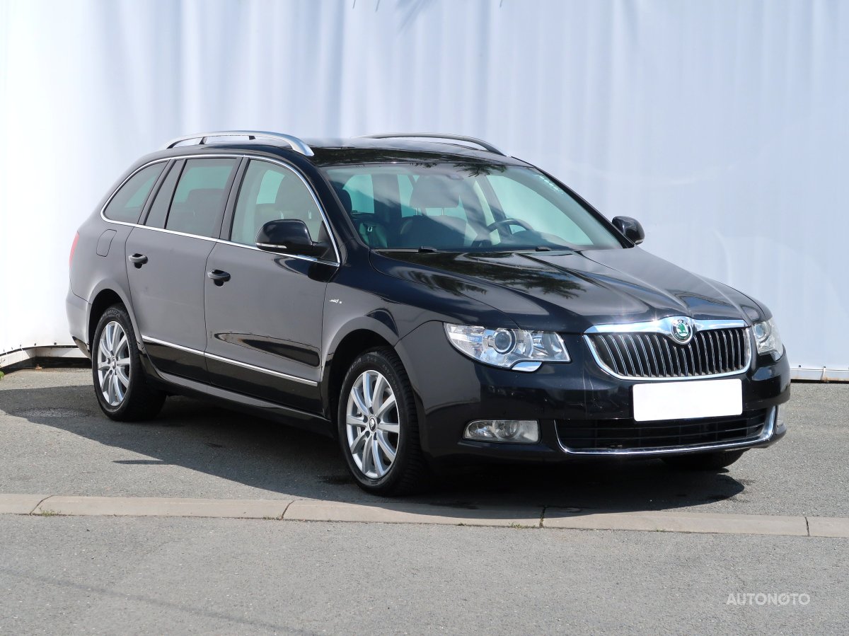 Škoda Superb, 2012 - celkový pohled