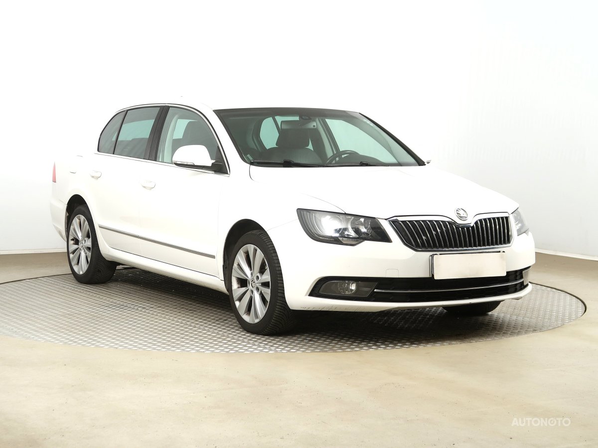 Škoda Superb, 2013 - celkový pohled